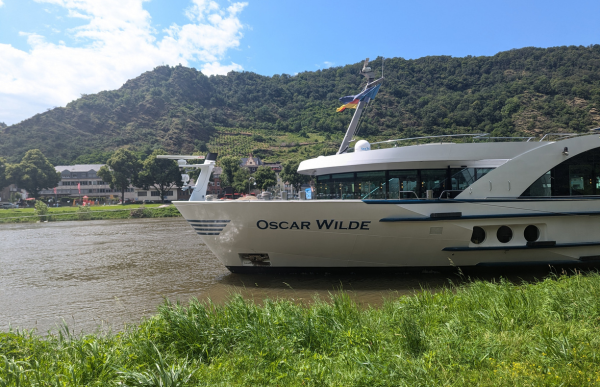 To book simply call 0800 009 6688